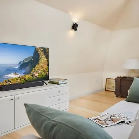 Domo By Real Vision *